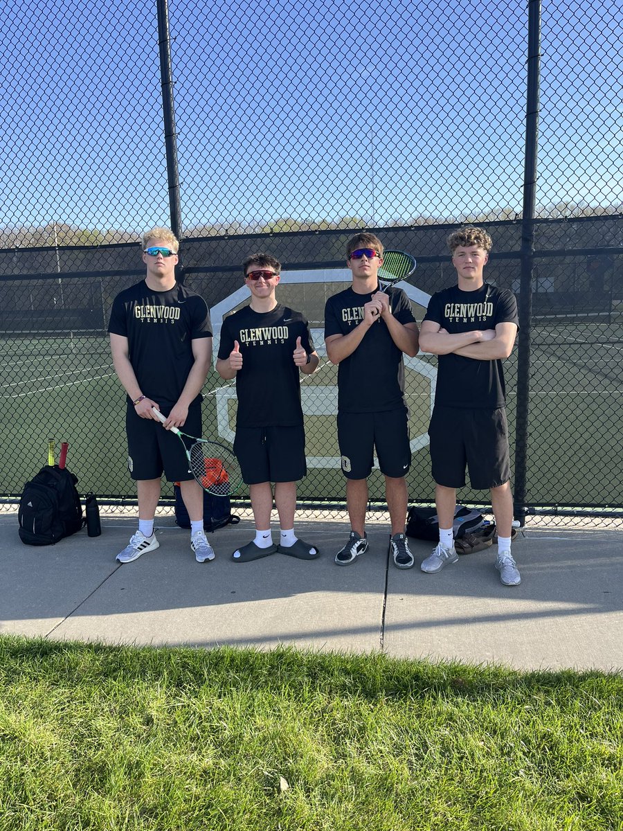 Coach_Stivers's tweet photo. Rams pick up a victory over TJ on senior night! JV also had some great victories. We travel to Harlan for a 4 pm match tomorrow! Go Rams! @GlenwoodRams https://t.co/Y08F4DIjUE