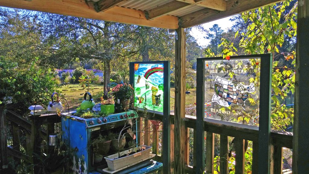 katywalls's tweet image. My not-environmentally-friendly  neighbor cut down a beautiful live oak while we're under extreme  burning ban asking people not to use power equipment  that could spark and start a fire. We already have a bad fire going in Clay C. #Environment  #Nature  1st 2 pics show live oak.