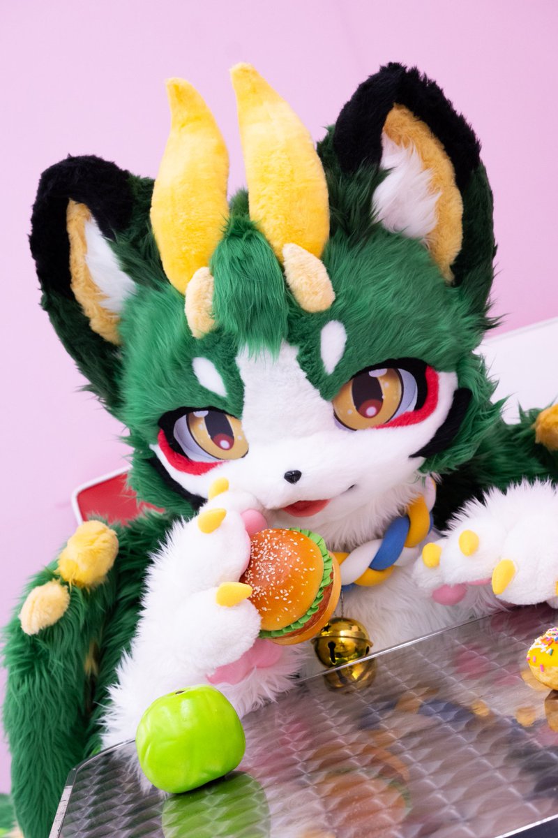 rei_furry's tweet photo. 🍔 https://t.co/1fVbvd0Vrt