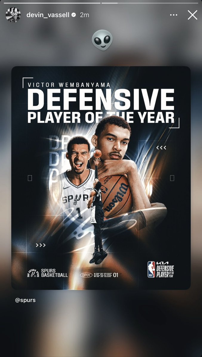 WembyAlienEra's tweet image. Wembanyama’s teammates showing love to the unanimous DPOY via Instagram:

Carter: “DPOYYYYYY”

Harper: “Easyyyy call 📞📞📞”

Castle: “DPOY congrats 1!!”

Vassell: “👽”

Team vibes at an all time high 🩶🖤🥹📈

#GoSpursGo #PorVida
