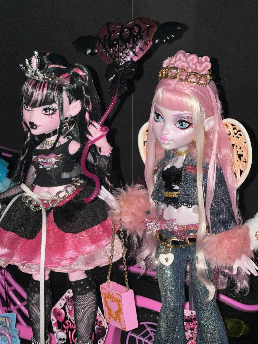 ★ 𝑽𝑰𝑵𝒀𝑳 ★ tweet media