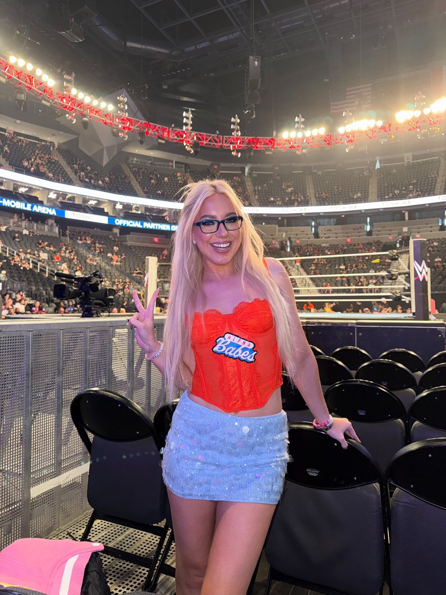 mini maxxine 💕 tweet media