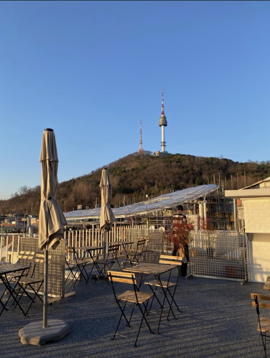 昨日の南山タワーと夕陽はこちらのカフェだったんだね！
屋上からの景色が最高なカフェ巡りしたいな〜♡

📍ビラコーヒーバー
ソウル特別市 龍山区 龍山洞二街 1-85
naver.me/F93EYoGr