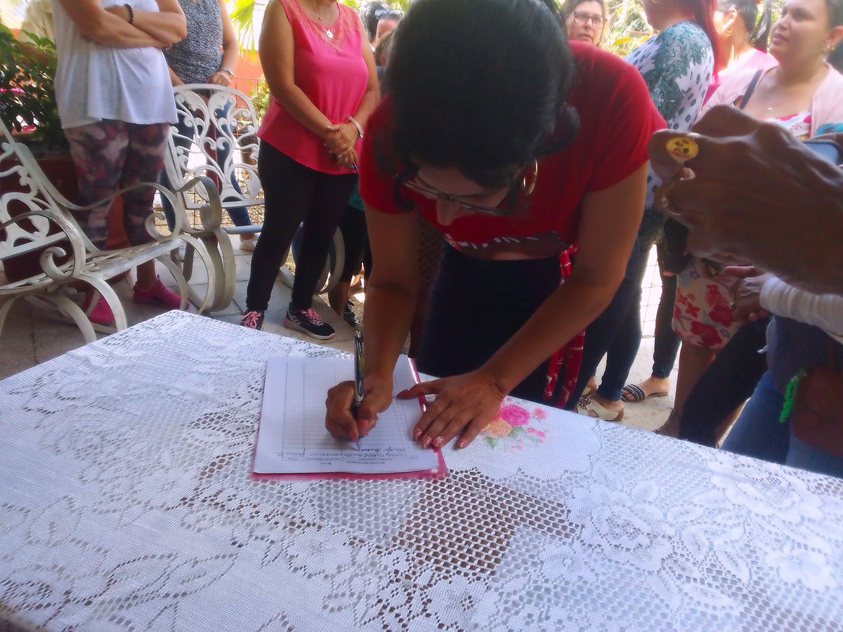 direccion_minas's tweet photo. Con "Mi firma por la Patria" los trabajadores de #EducaciónMinas
ratificamos nuestra convicción de mantener la paz y defender nuestra soberanía.
#LaPatriaSeDefiende
#Camagüey
@todos https://t.co/Cxwwd7t8p3