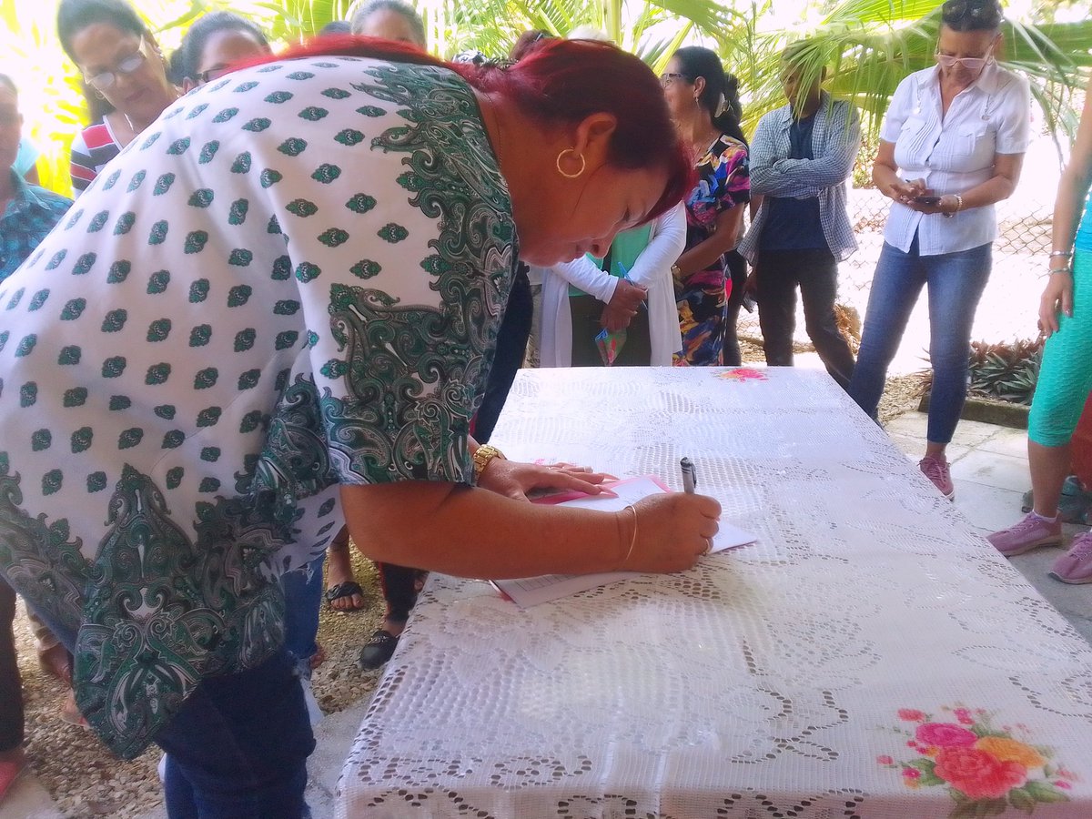 direccion_minas's tweet photo. Con "Mi firma por la Patria" los trabajadores de #EducaciónMinas
ratificamos nuestra convicción de mantener la paz y defender nuestra soberanía.
#LaPatriaSeDefiende
#Camagüey
@todos https://t.co/Cxwwd7t8p3