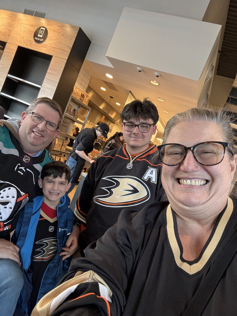 A Vincent-Phoenix tweet media