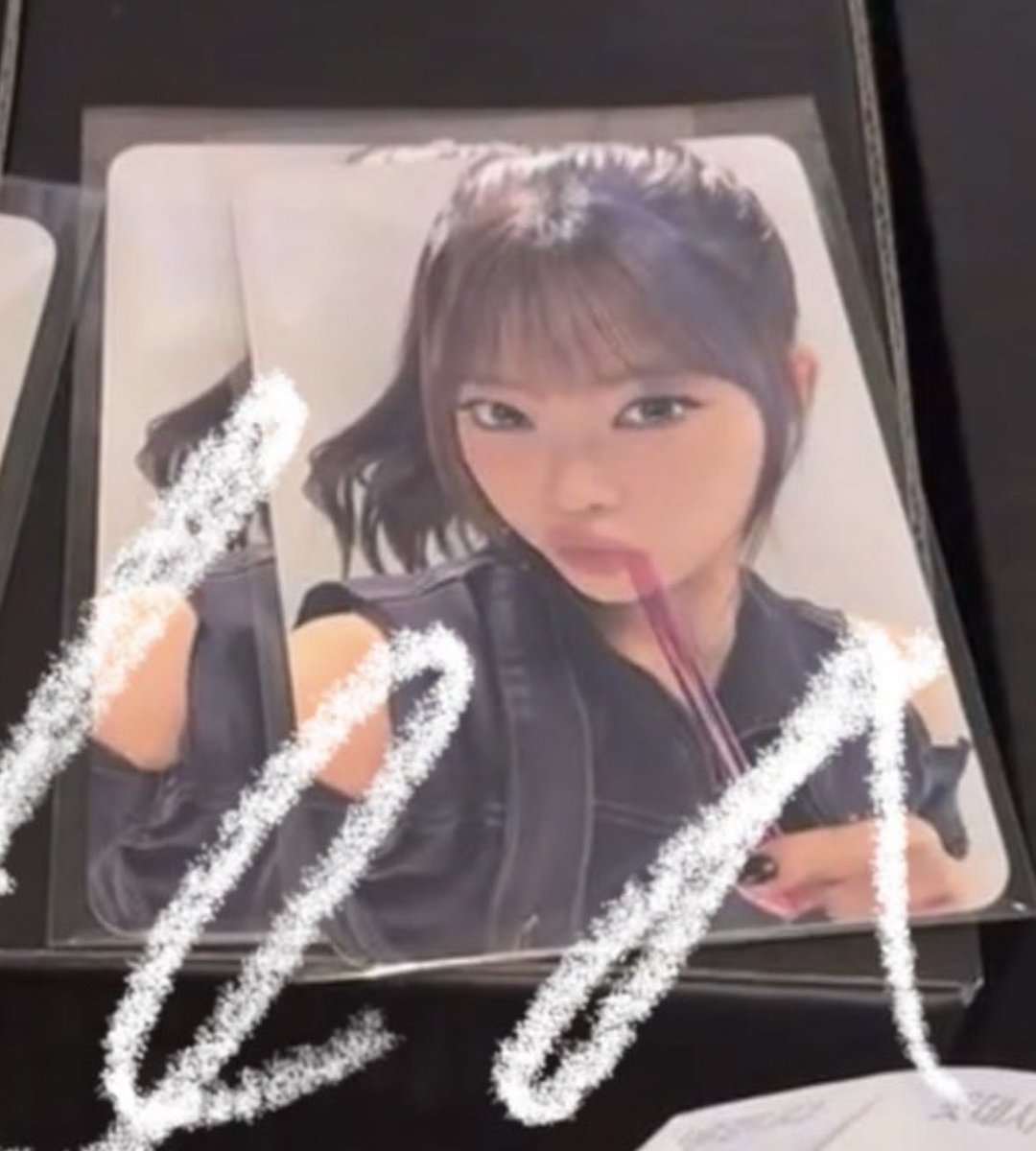 eunchaely's tweet photo. pabile magkano na ba siya fjdjsjna https://t.co/mc0UM1kpt2