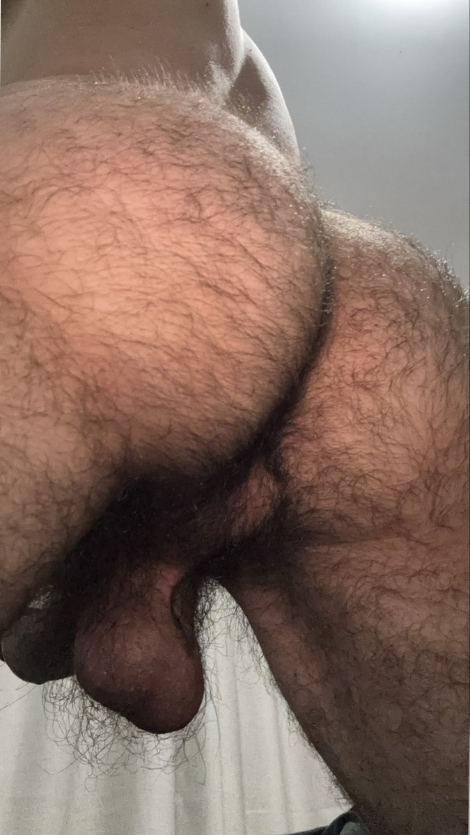 Brazilian Guy Feet tweet media