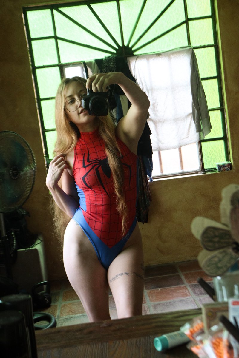 MissAmyGinger's tweet photo. Be honest… spider-man or me? 🕷️ 👀 

#spidermancosplay #cosplaygirl #altgirl #redhead https://t.co/4SYx4cBAR9