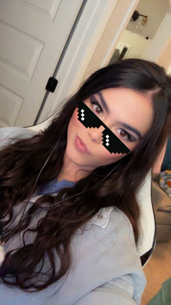 Back from bday vacation and I’m sunburnt lol Twitch.tv/maddymaeson