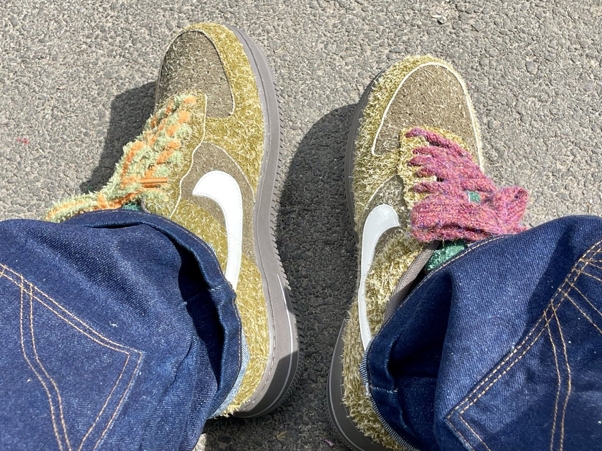 4:20 Edition:

Nike Air Force 1 Low ‘07 LX
“Autumn Leaves”

Ditched the shroud, swapped the laces, now they ready to roll. (Pun intended) 
🫩💨