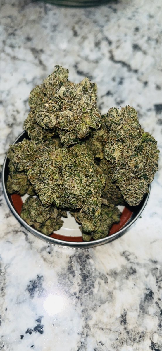 SamSmokesALot tweet media