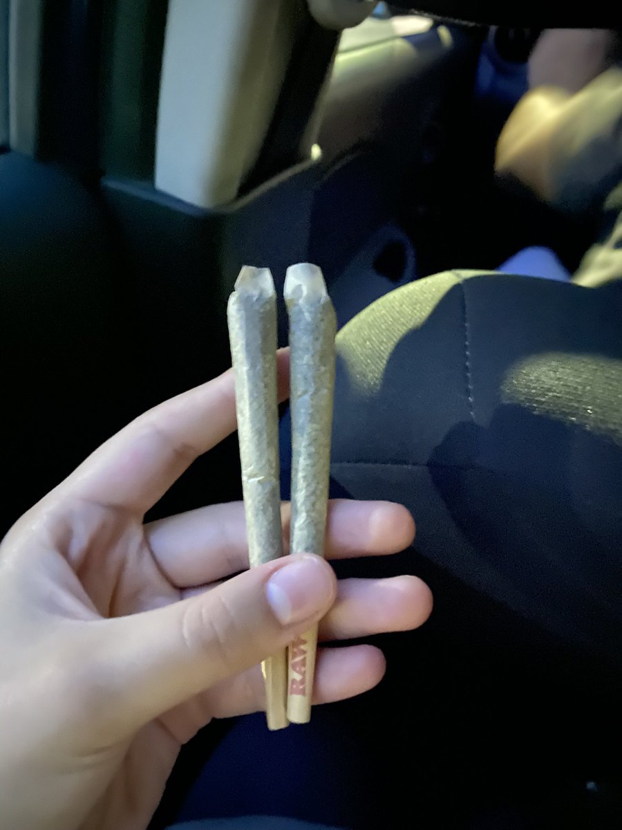 mojitodment's tweet photo. happy 4/20, te amo motiki https://t.co/fZoWWF1TRN