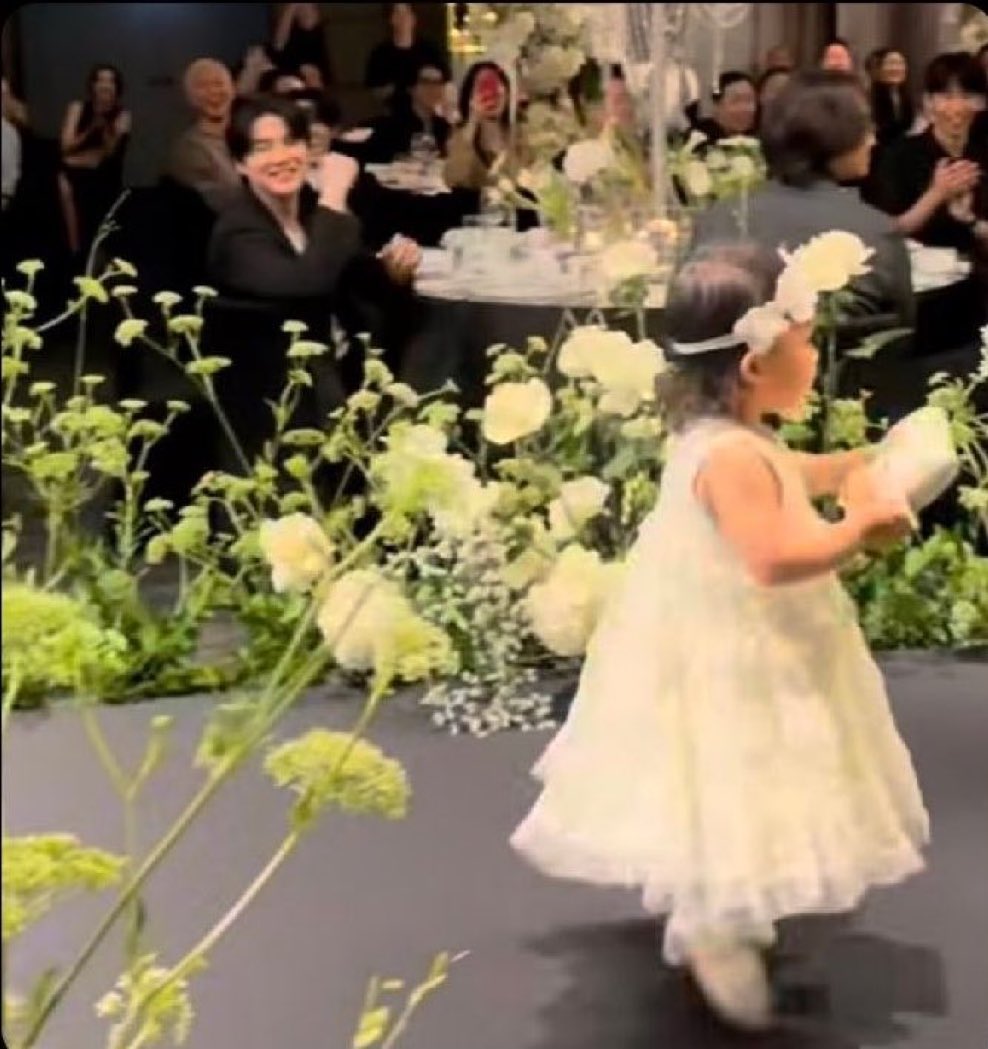 rafinha do yoon𑁤 🪭 VAI VER O BTS tweet media