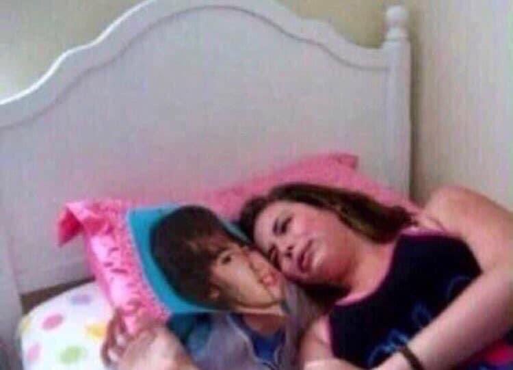 por un lado todo esto de los rumores de anuncio de tour me ponen feliz, pero por otro lado me recuerdan a traumas pasados y estoy así