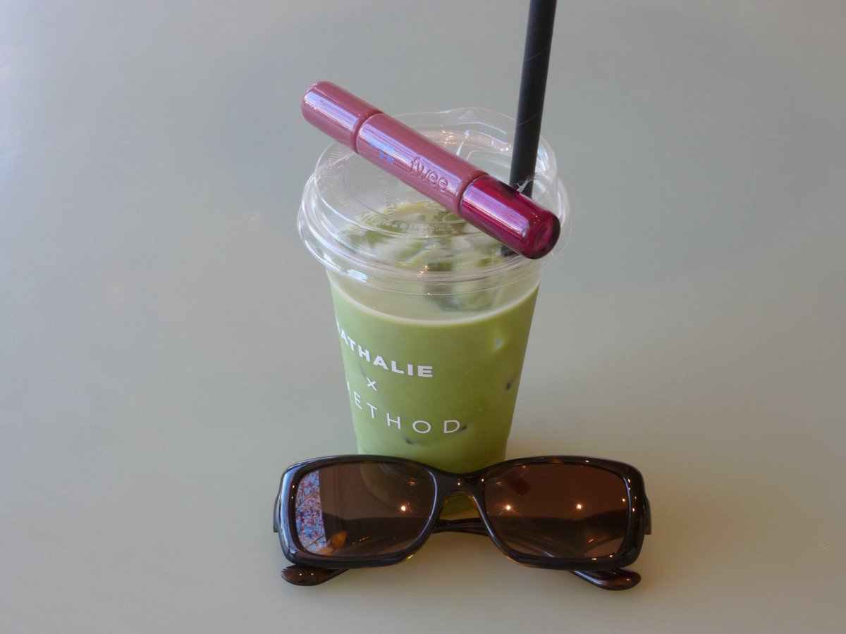 bleufawns's tweet photo. April means pretty café hopping https://t.co/9JH9yvTbqz