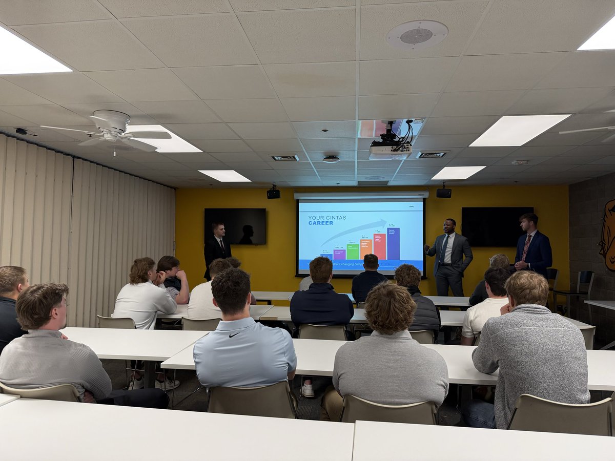 UMD_Football's tweet image. Ended our spring Always A Dog Series with professionals in multiple fields. Thank you to all of our guest speakers who came out and spoke about career paths, starting in their various industries, and how to progress in their given field! #EarnIt