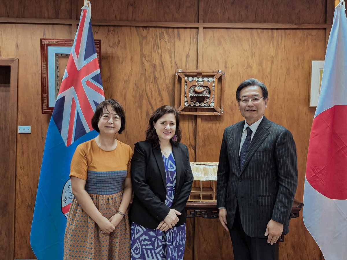 unwomenpacific's tweet image. #Fiji 🇫🇯| UN Women Fiji MCO Rep @DavidianAli and Dep Rep Eri Taniguchi met with H.E. Hiroshi Tajima, Japan's Ambassador to Fiji, to strengthen collaboration across the Pacific: gender equality, women's economic empowerment, ending VAWG &amp;amp; climate resilience. 🌏🇯🇵 
🫱🏾‍🫲🏼@JAPANembFIJI