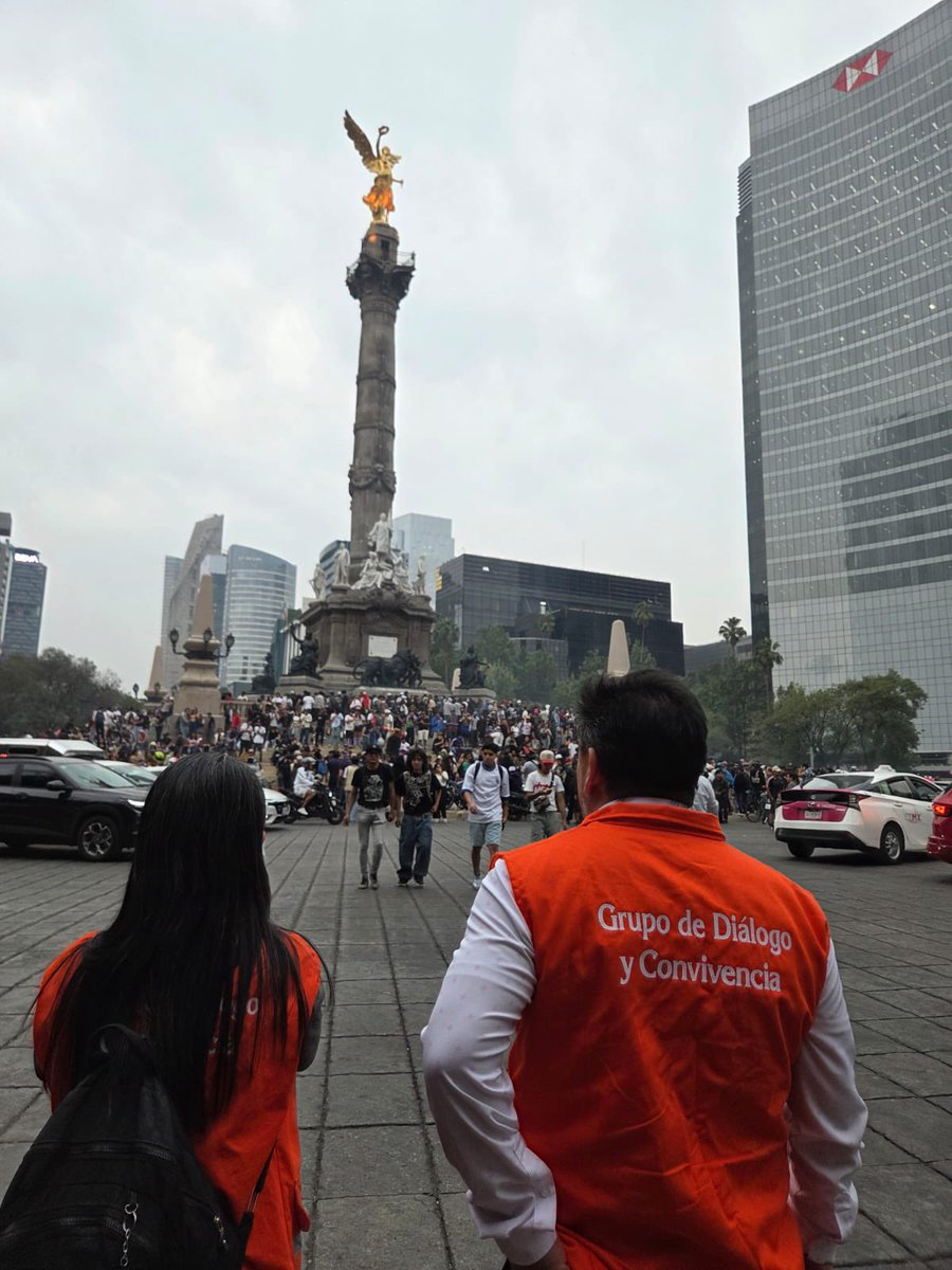 Con el objetivo de garantizar una jornada segura, el Grupo de Diálogo y Convivencia de la <a href="/SeGobCDMX/">SEGOB CDMX</a> se encuentra en el Ángel de la Independencia. 🦺✨

Brindarán acompañamiento a las movilizaciones y actividades del #420 que se dirigen al Monumento a la Madre, manteniendo
