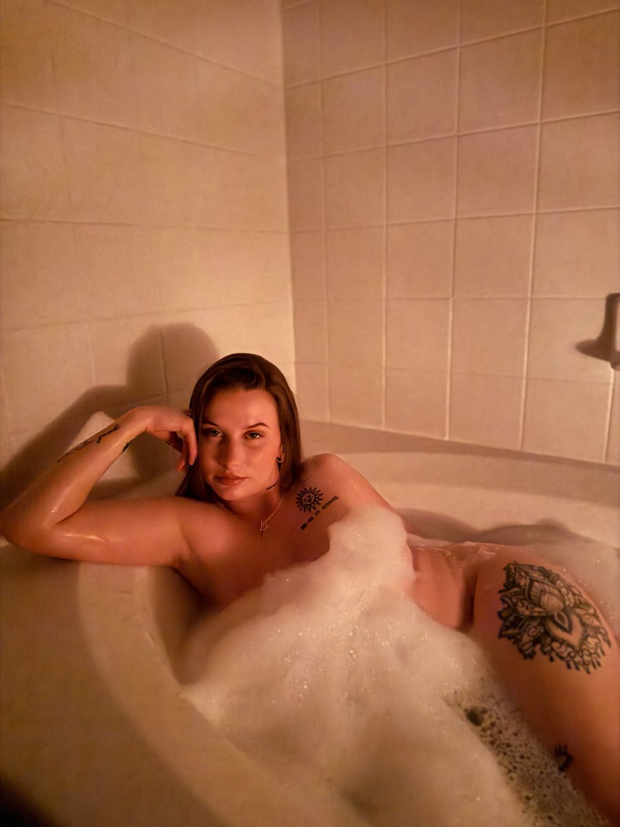 Ash Leclair tweet media