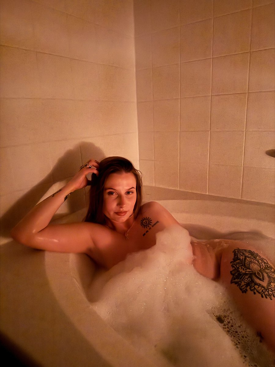 Ash Leclair tweet media