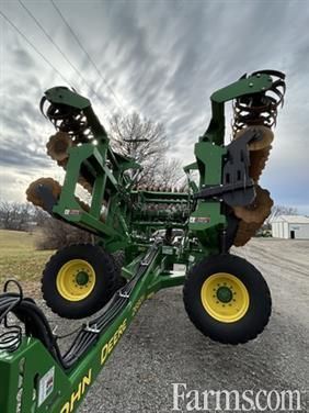 FarmsNews's tweet image. 2023 John Deere 2680H 🔻

Tru Set depth, 24.5 inch spring tine basket, 30 inch width, 20 inch notched front and rear blade, and more.

usfarmer.com/tillage-equipm…

#ForSale @HeritageTractor