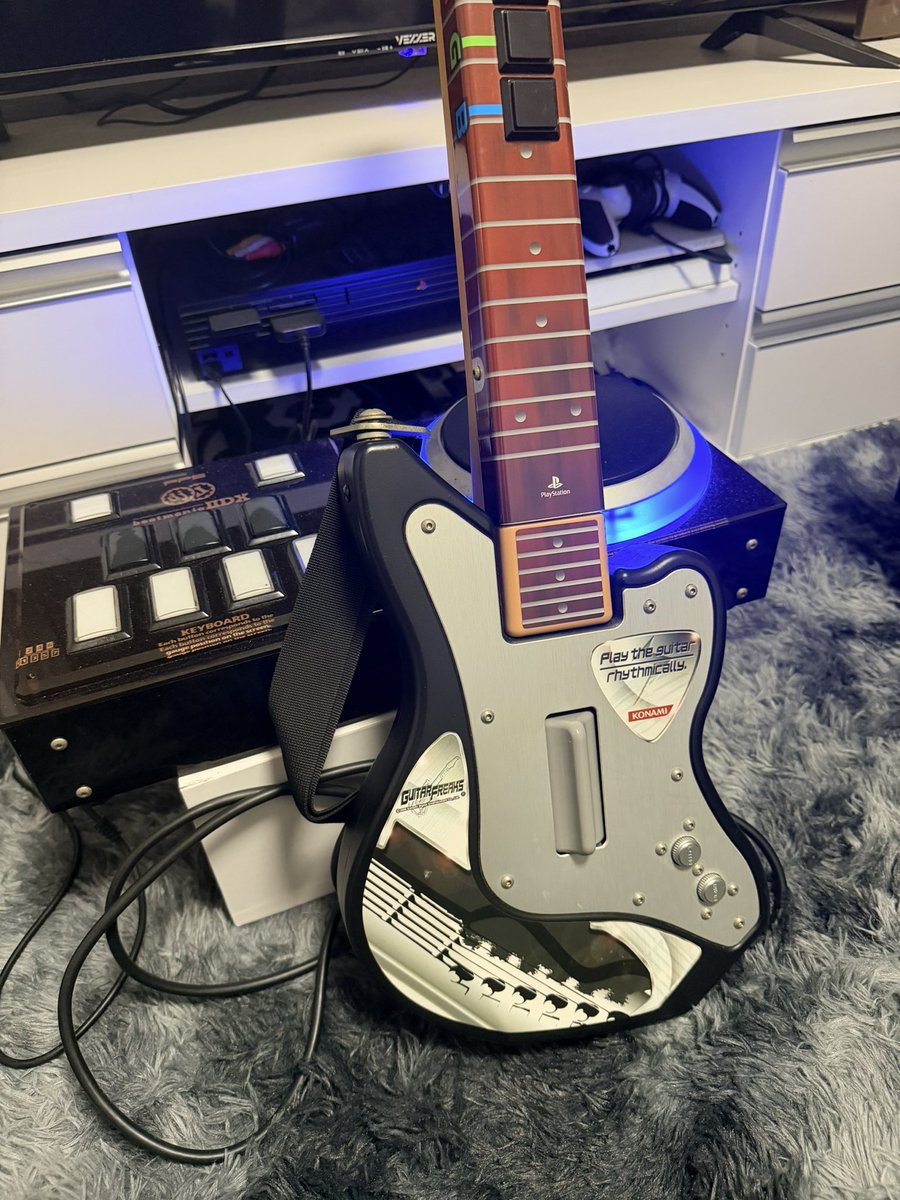 にっしー tweet media