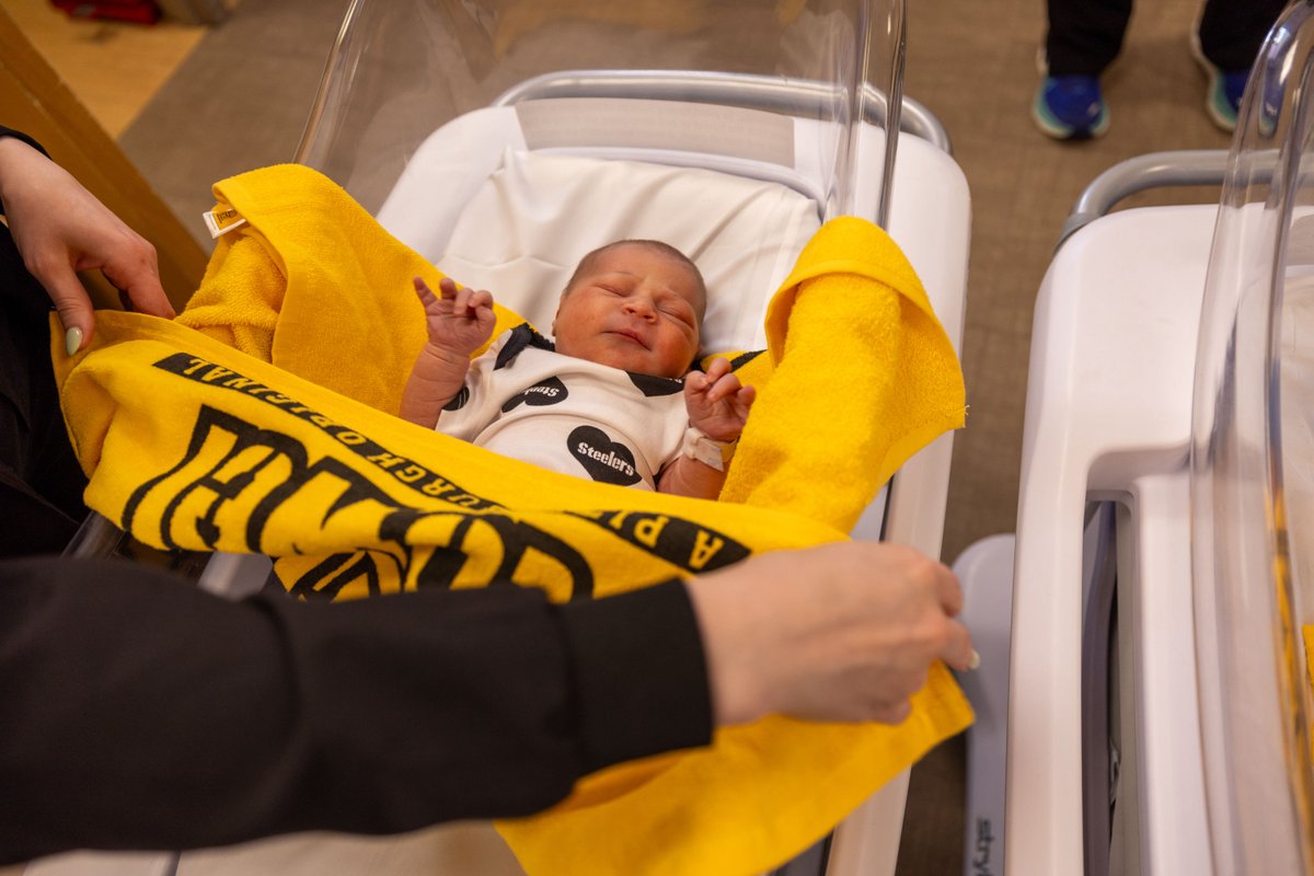 HERE WE GO! 💛🖤 Newborn babies at a Pittsburgh hospital were swaddled in Terrible Towels to celebrate the NFL draft. MORE PHOTOS: cbsloc.al/3QA53dn 
(Credit: UPMC Magee-Womens Hospital)