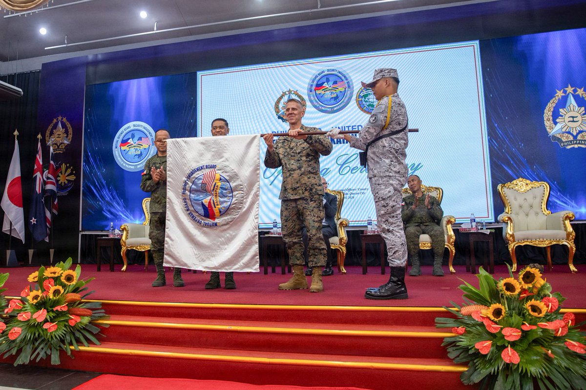 PacificMarines's tweet photo. Let Us Begin! 💪🤝 #exercisebalikatan

#PacificMarines, U.S. and @TeamAFP service members with members frofom #PartnerandAlly countries commence the opening ceremony of #ExerciseBalikatan2026 in #Manila, #Philippines, April 20, 2026.

📸: Sgt. Brendon Donahue | @USArmy https://t.co/m6JMCdFkA6