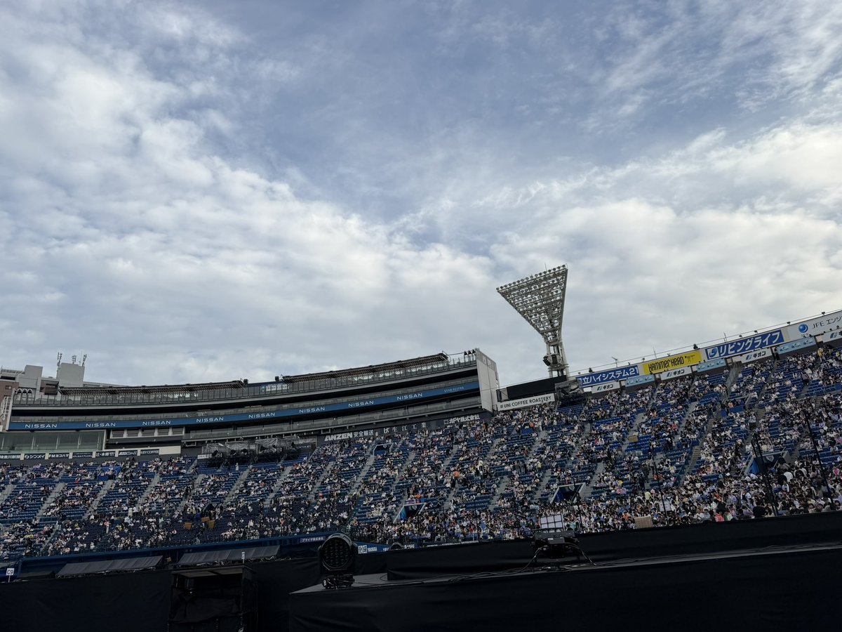 box_tob's tweet photo. 浜スタはとっても広かった！
一応ホールから見に行ってるからとても感動しました😭 https://t.co/VKNfrrXo9X
