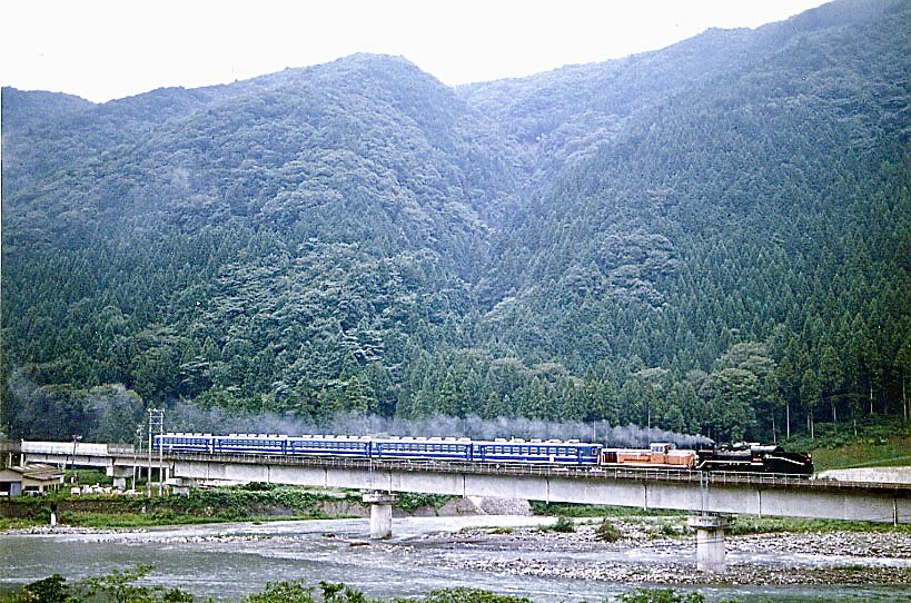 おざよう tweet media