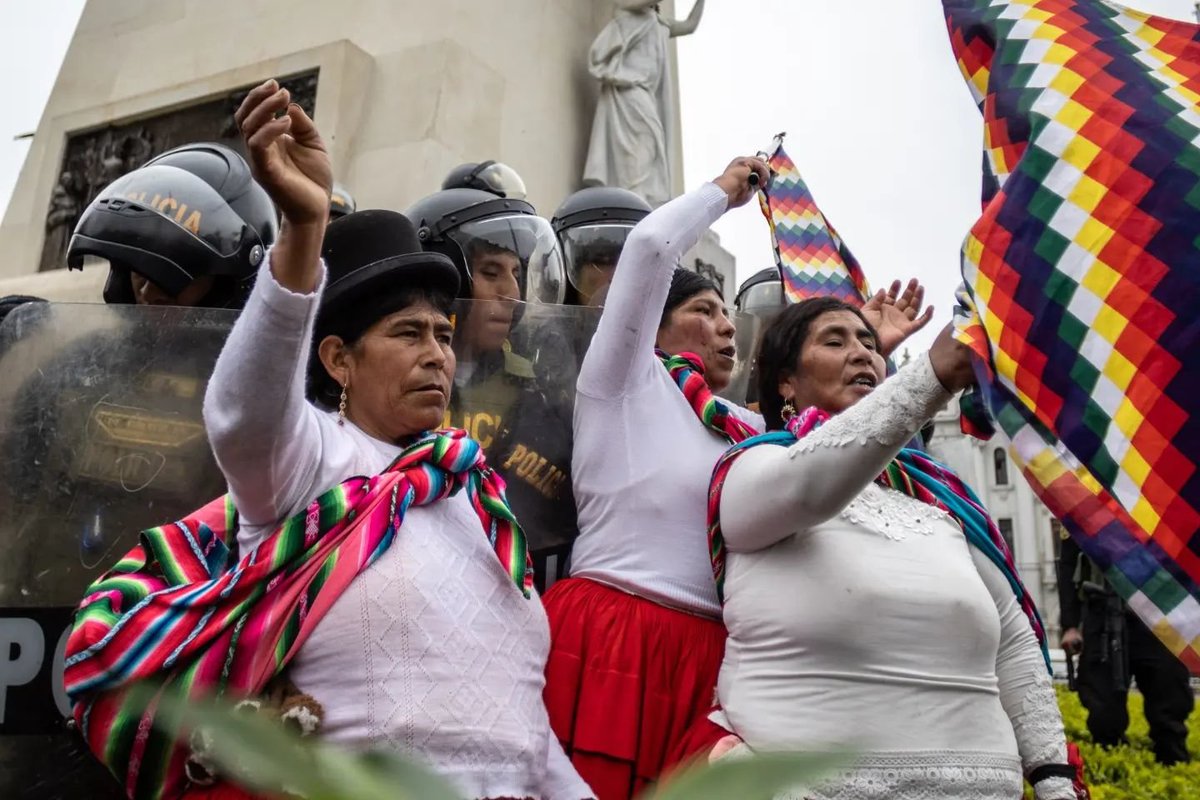 Brígida Curo como otras mujeres aymaras que protestaron en Puno y Lima fueron reprimidas y violentadas por la Policía. Para estigmatizarlas, la PNP detuvo por "disturbios" a todo aquel que protestaba en 2022-2023.

La familia Miró Quesada lo sabe, y opta por el terruqueo.