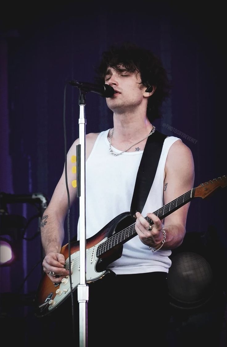 Elijah daily (@elijahdailyl) on Twitter photo 