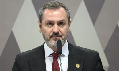 Andrei Rodrigues mentiu para o povo brasileiro! Não houve cooperação do ICE com a PF. Seu adido foi expulso dos EUA por ilegalidades no País. Diante da situação, ele vai ter de renunciar ao cargo!