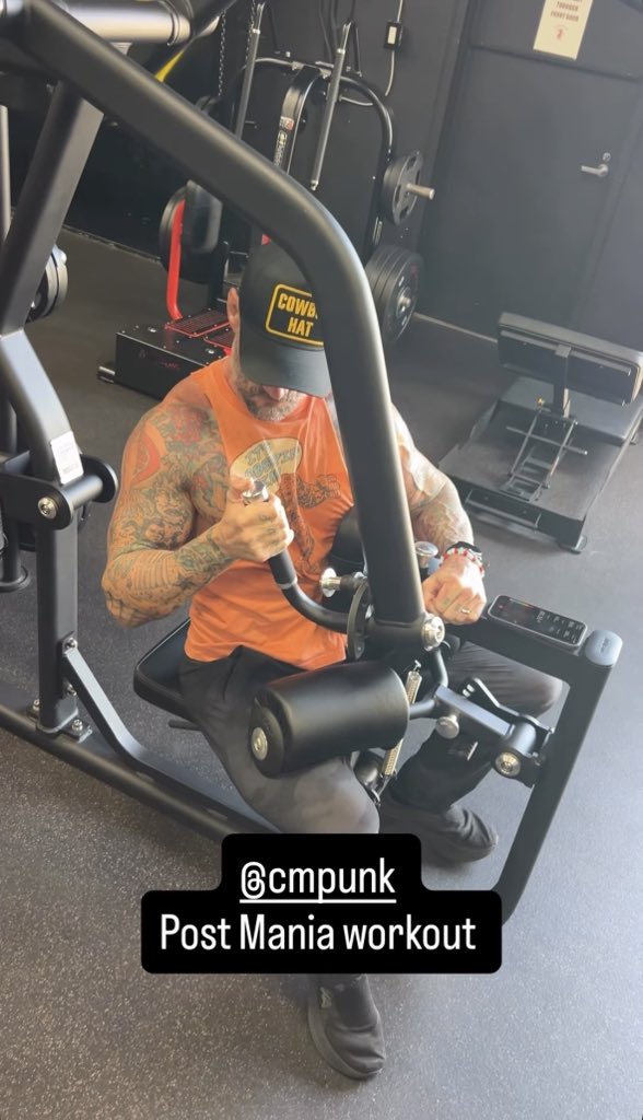 SecondCityPunk_'s tweet photo. Post Mania Workout

📸: @SnatchYaSol 💙 https://t.co/Tw2dCbJOBC