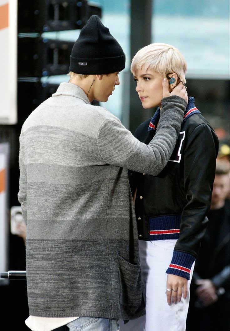 Halsey Brasil tweet media