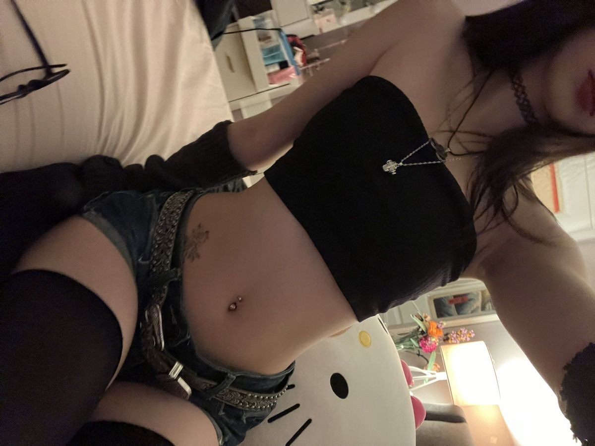 ᅠ ᅠ‍ ‍ ‍ ‍daddy’s ᅠ ᅠᅠ ᅠ ᅠᅠproblem ᅠ ᅠᅠ ᅠ child! tweet media