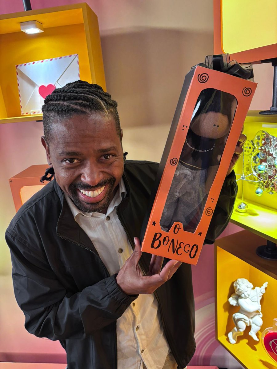 O BONECO DO BONECO 😍

Quem amou? Eu já quero um desse também, minha gente!!!!!

📸: Mesacast / Multishow

#BBB26 #Mesacast #TeamBoneco