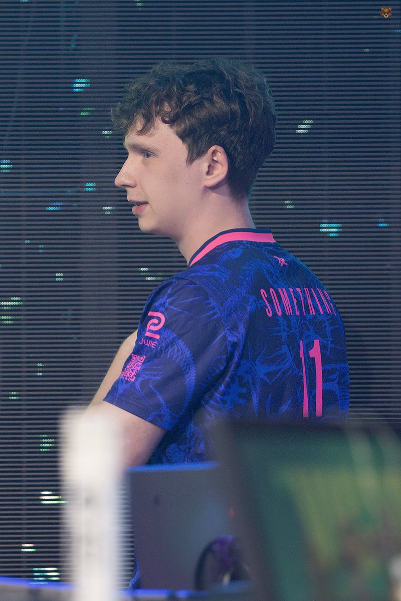 260417 #something 
Looking good in froyo hoodie 👀
#PRXWIN #WGAMING