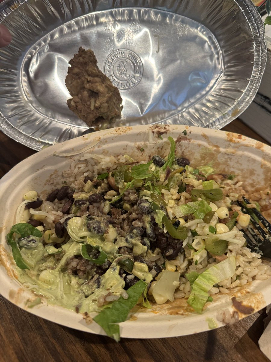PatsRunATL's tweet photo. @ChipotleTweets This huge clump of fat was half of the meat in my Barbacoa Bowl.  This is very disappointing.  Any solution? https://t.co/2xJvHDZbcT