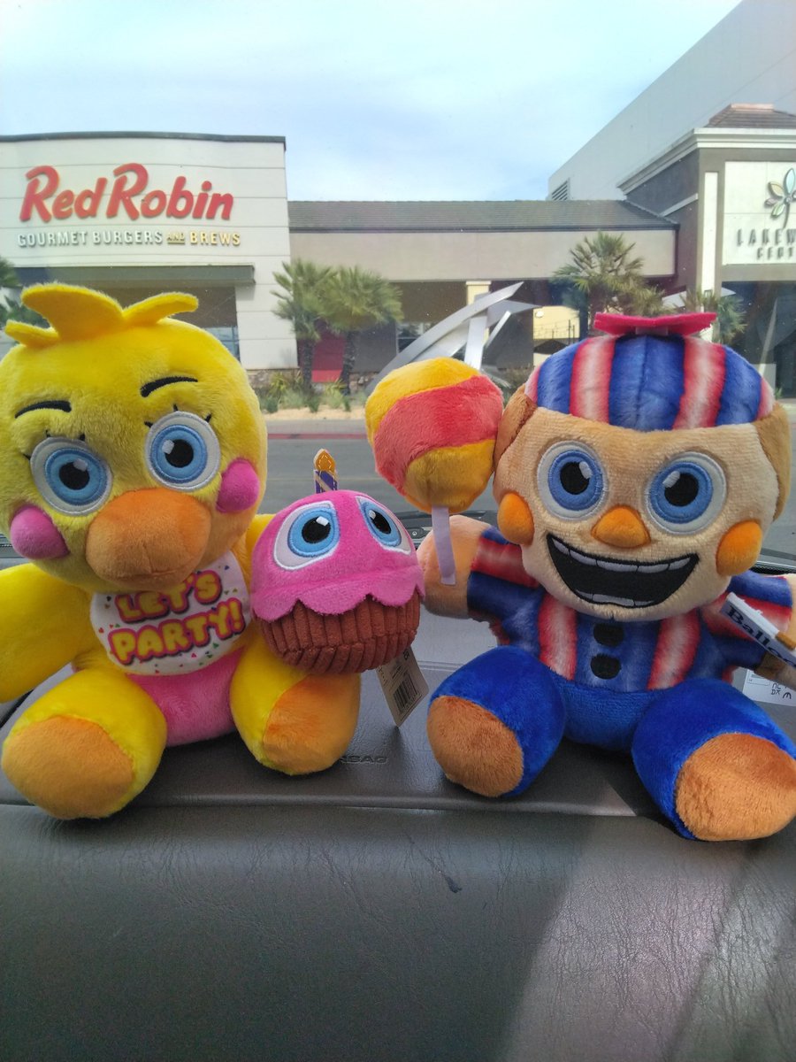 My Haul 
Toy Chica &amp; Balloon boy plush to complete jazwares wave 2