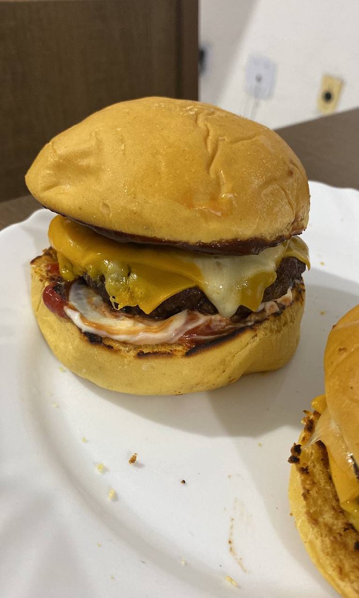 comentajoh's tweet photo. Aí mamas vocês vão me perdoar mas minha maionesa é pronta, já tô comendo enquanto a maionesa das divas ainda tá sendo feita 

#DragBoxNaCozinha https://t.co/amjw5Sw2Db