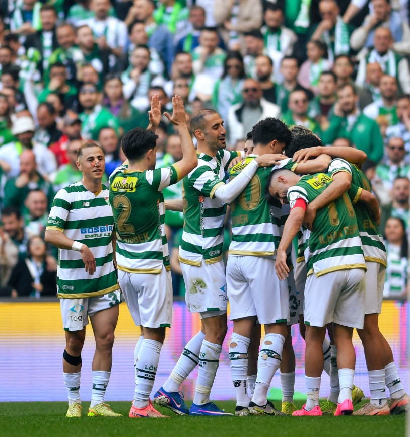 KAPALI GİŞE - Bursaspor, 39.000 kombine satışıyla gelecek sezon 1. Lig'de kapalı gişe oynayacağını açıkladı.

▪️ Stadyumun resmi kapasitesi 43.361. Aradaki fark maç başına bilet satma zorunluluğu ile kalan miktar.