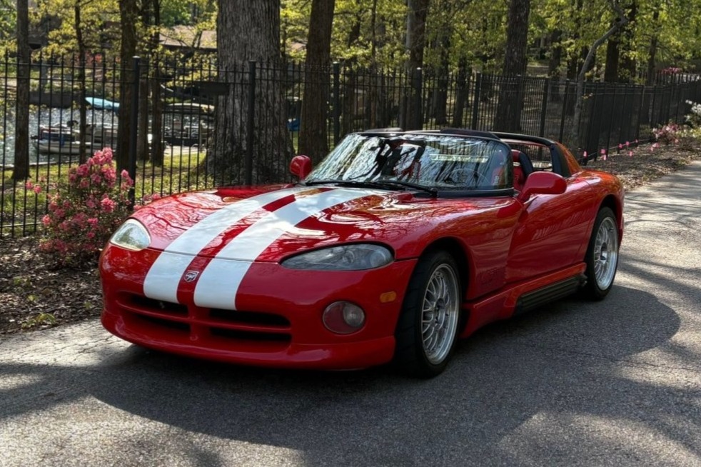 Bring a Trailer tweet media