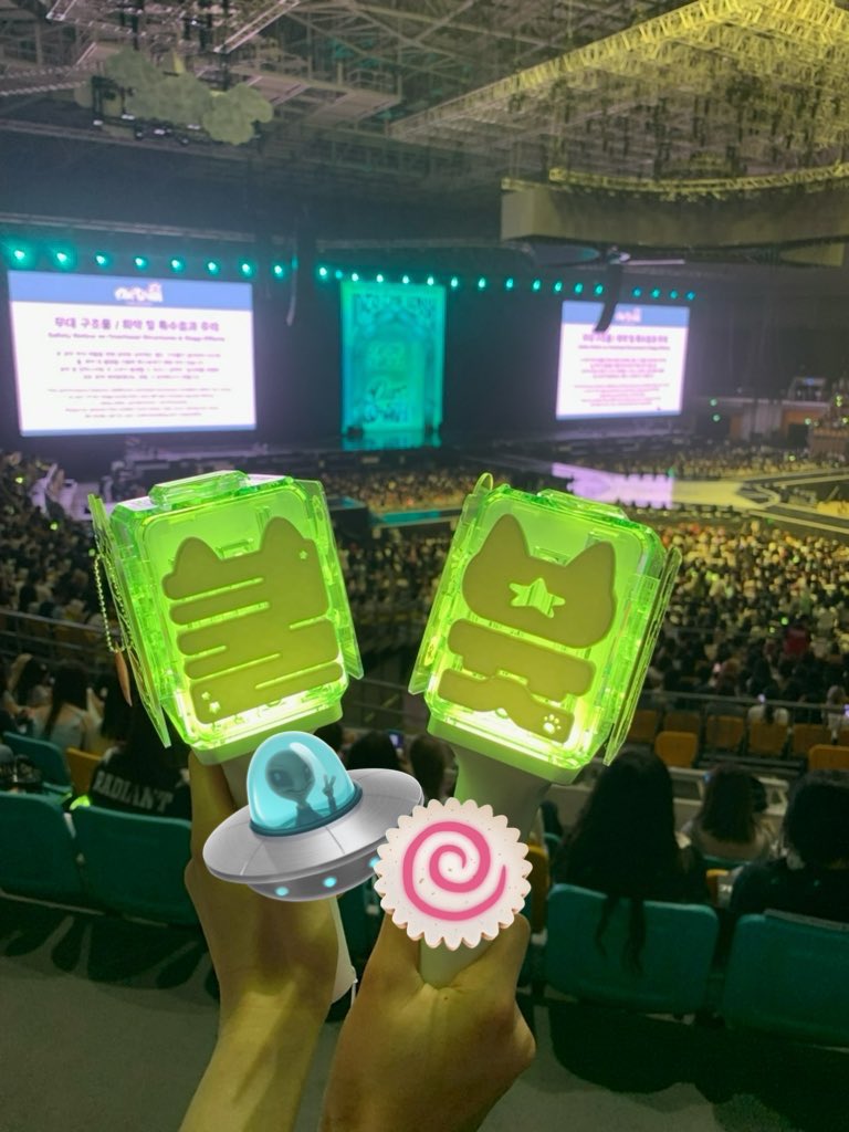 hamasaurus tweet media