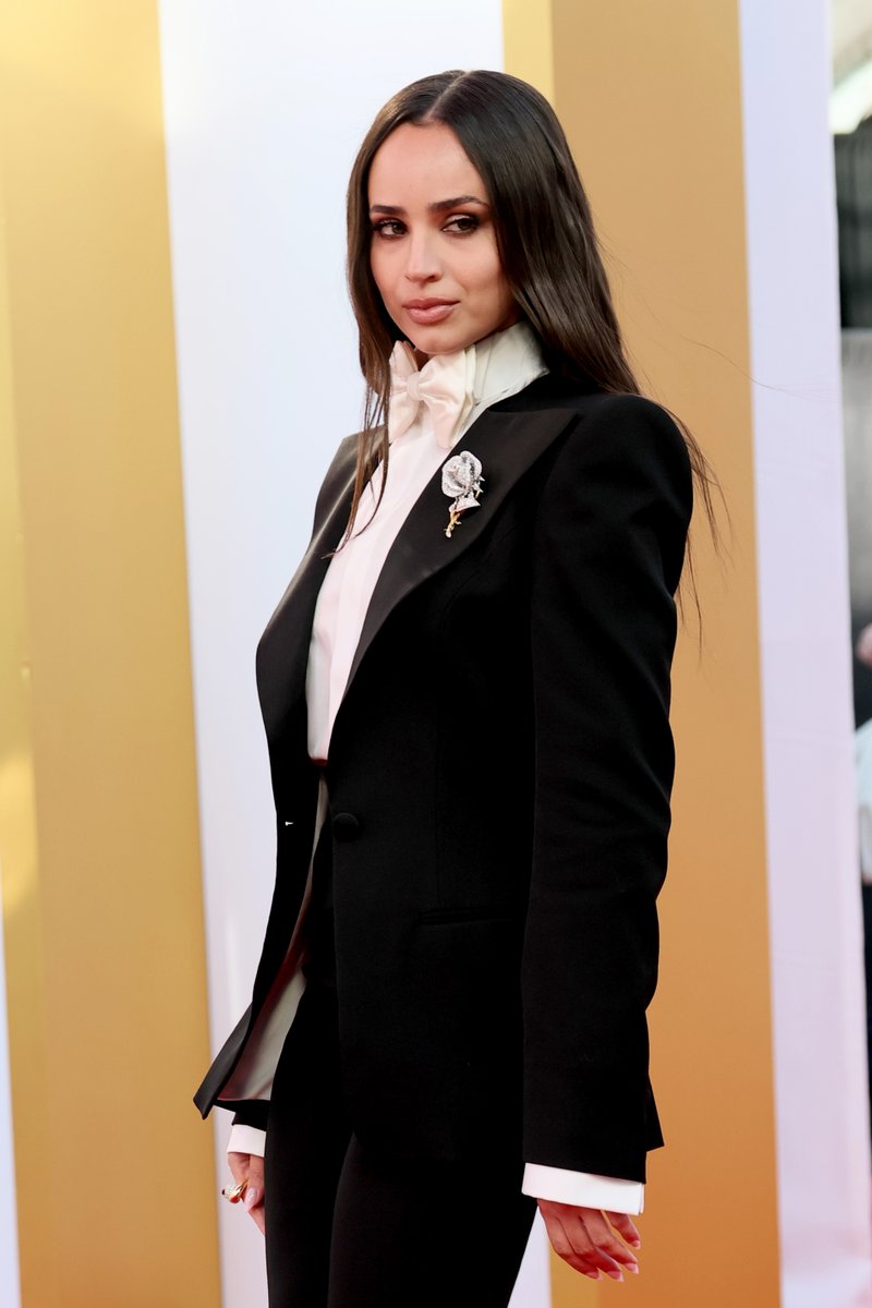 OnTheRedCarpet's tweet image. "Project Runway's" Heidi Klum, "Love Story" star (and Meryl Streep's daughter) Grace Gummer with husband Mark Ronson, Sofia Carson and "GMA's" Ginger Zee brought their fashion A-game to the premiere of "The Devil Wears Prada" in NYC.

📸Getty Images for 20th Century Studios