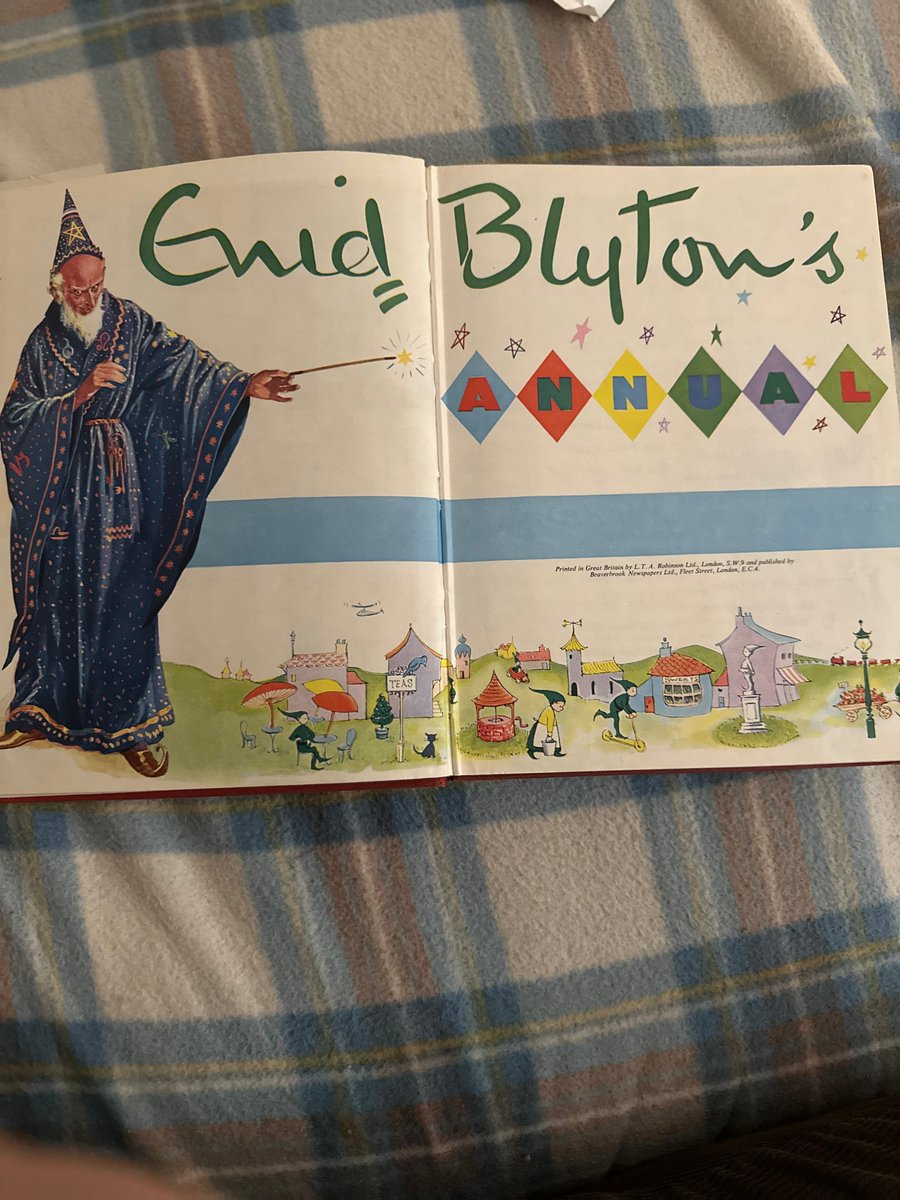 HoneyburnBooks's tweet image. 💖 1957 Enid Blyton Annual - Daily Express One-Off Publication 💖 by Honeyburn Books (UK)

Starting from 🤑 £25.00 🤑

Shop now 🛍️ at tinyurl.com/24uqm8yh

#Annual #annuals #EnidBlyton #EnidBlyton