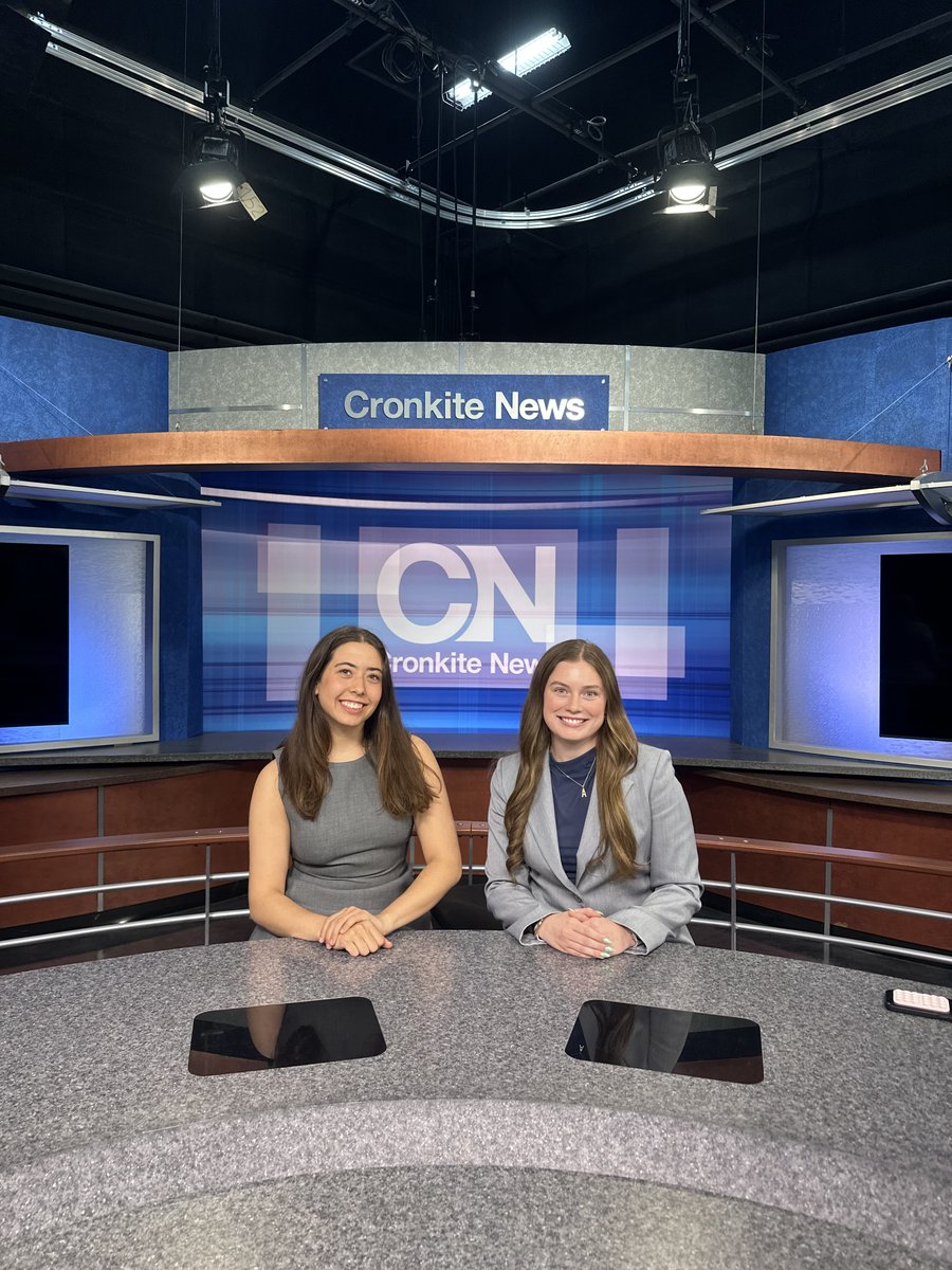 Ellis_reports's tweet photo. Thursday was my last day working in the @cronkitenews newsroom for the spring semester. I am so sad to be leaving, but proud of the work I've done with the health desk. Enjoy this photo of me and my roommate/coworker @AbbyJurek158177 saying goodbye :( https://t.co/Yd2k5uDLm5
