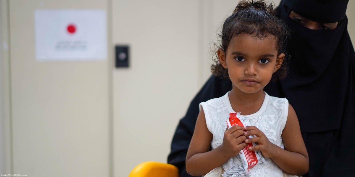 UNICEF_Yemen's tweet image. After a year of work on responding to Yemen’s #health crisis project with funding from Japan, 130 primary #healthcare facilities were supported with #medicines, vaccines, operational support &amp;amp; workers' incentives. +670K people accessed essential health &amp;amp; #nutrition services.