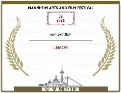 arayan_0215's tweet image. 桜井亜美監督
新作短編「LEMON」がマンハイムアーツ＆フィルム映画祭で佳作を受賞！🎉

出演
葛堂里奈 
新井敬太

The short film “LEMON,” directed by Ami Sakurai, received an Honorable Mention at the Mannheim Arts &amp;amp; Film Festival!

#LEMON #MannheimArtsFilmFestival #AmiSakurai #檸檬